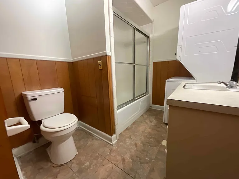 2115 Brookhurst St — Photo 3