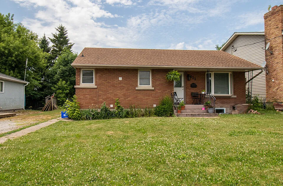 121 Mackan St