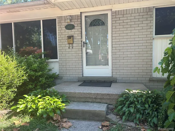 1404 Diana Ave, Madison Heights, MI 48071