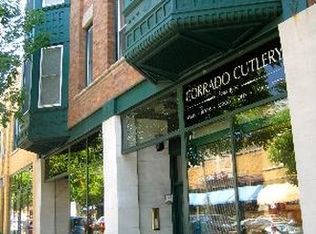 714 Main St APT 2E, Evanston, IL 60202