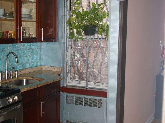 3rd image of 10534 65th Ave APT 4D