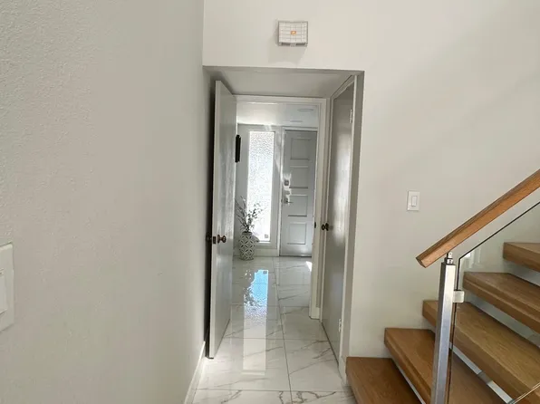 1833 Foxswallow Cir, Pleasanton, CA 94566