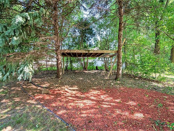 4th image of 912 Lavon Ln