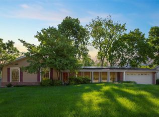 1334 Palm Ridge Ct, Saint Louis, MO 63146