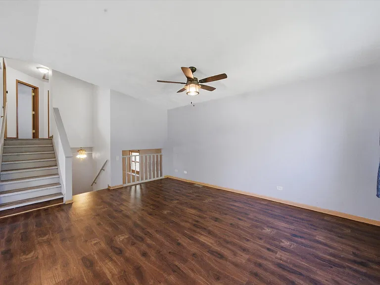 3003 Gilboa Ave — Photo 2