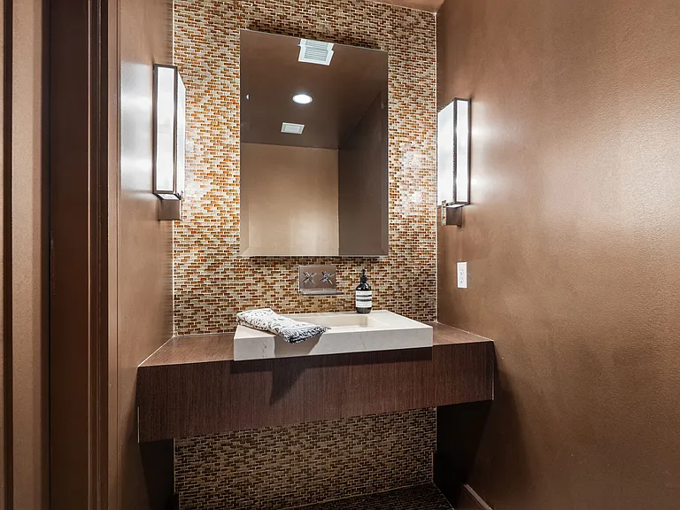 50 Fleet St #402 — Photo 11