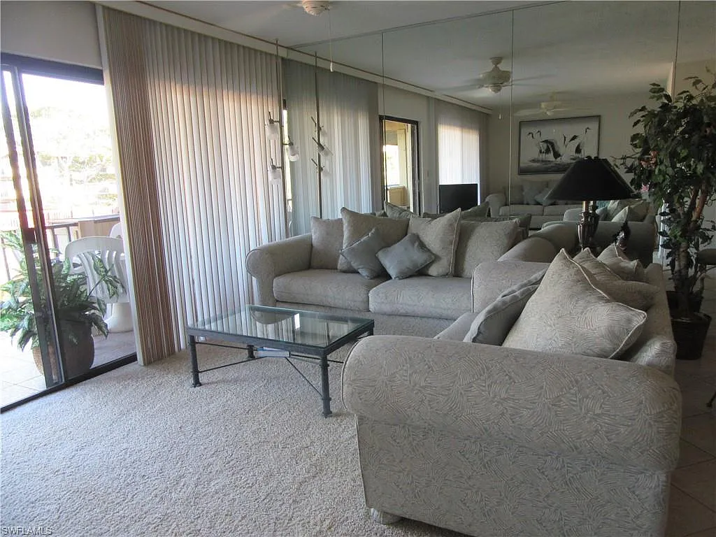 1 bed, 2.0 bath, 864 sqft, $5,200 — Photo 2