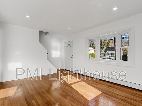 4th image of 25 Thorney Ave