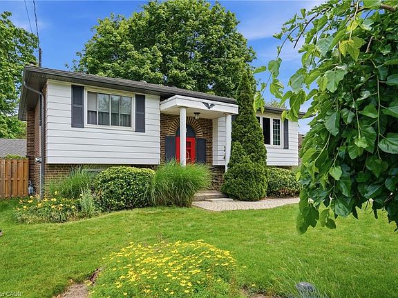 2nd image of 8 Tudor Gate Pl