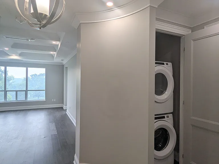 121 King St W — Photo 90
