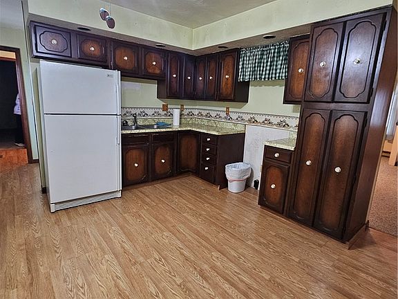 3rd image of 3647 N Lake Shore Dr