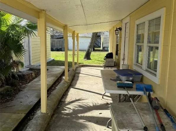 73 Schedler St, Port Lavaca, TX 77979