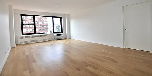 Rented by Manhattan Realty Group