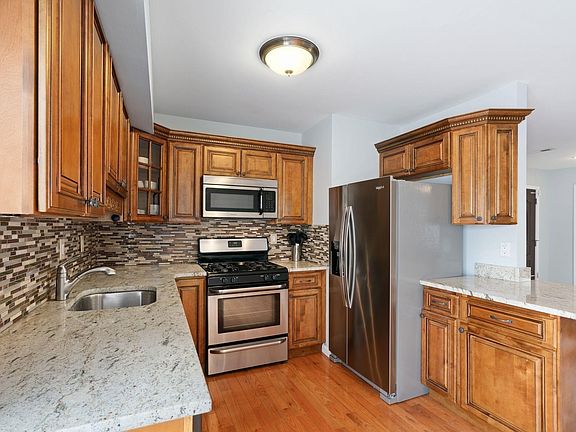 3rd image of 22 S Washington Ave #3