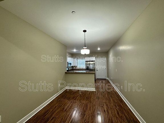 4th image of 145 Bruin Dr #107
