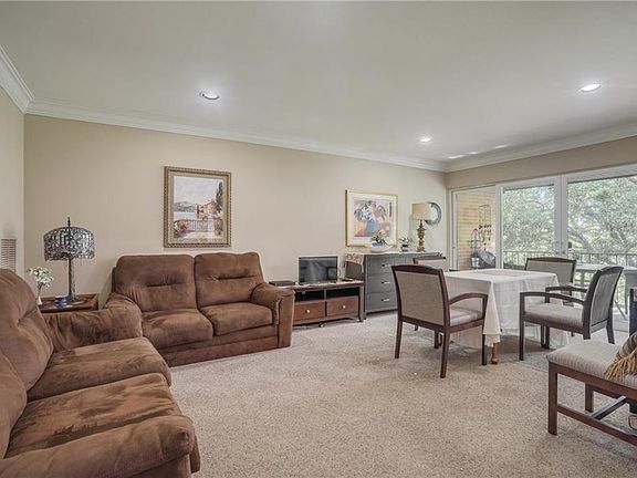 3rd image of 518 E Avenue J APT C