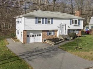 71 Briarwood Dr, Taunton, MA 02780