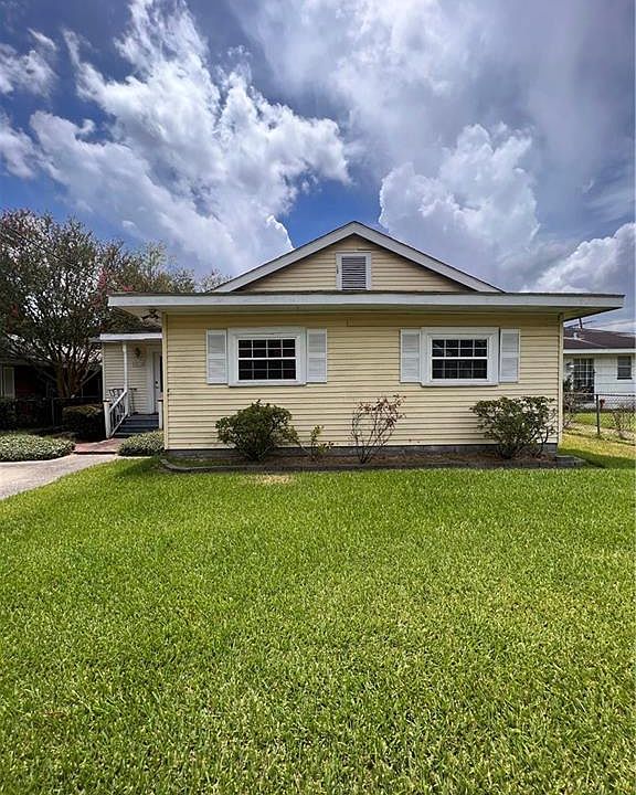 1st image of 1811 General Collins Ave
