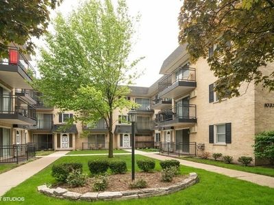 1037 N Harlem Ave APT 2SB, Oak Park, IL, 60302