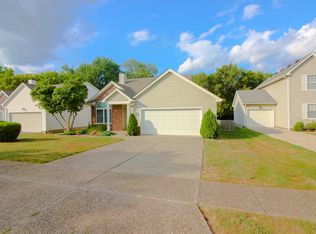 10917 Hollyview Ct, Louisville, KY 40299