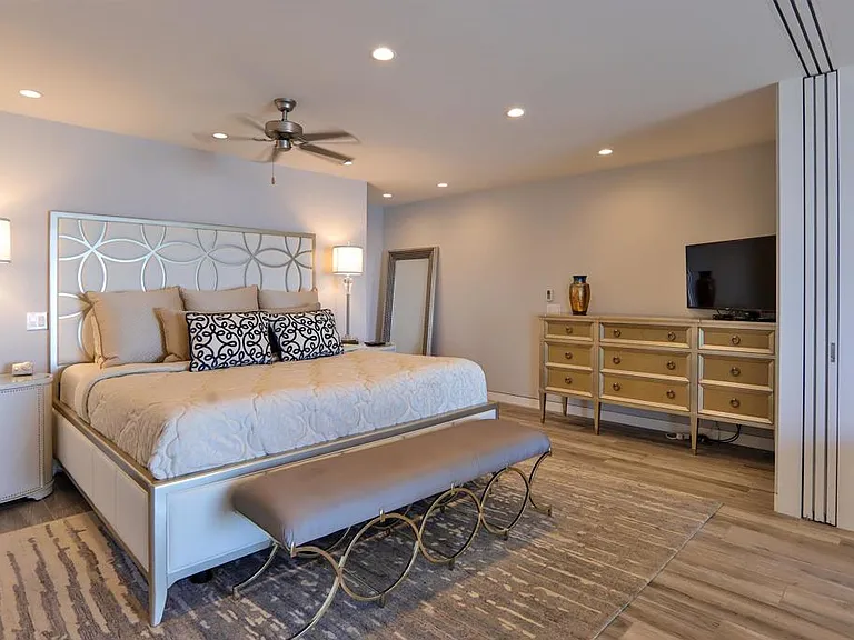 861 Beachfront Dr #B — Photo 8