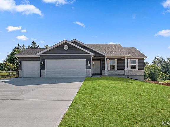 3rd image of 1018 Samwise St