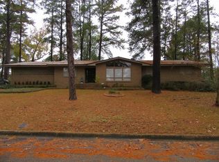 708 8th St NW, Springhill, LA 71075