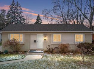 38525 Plainview Dr, Sterling Heights, MI 48312