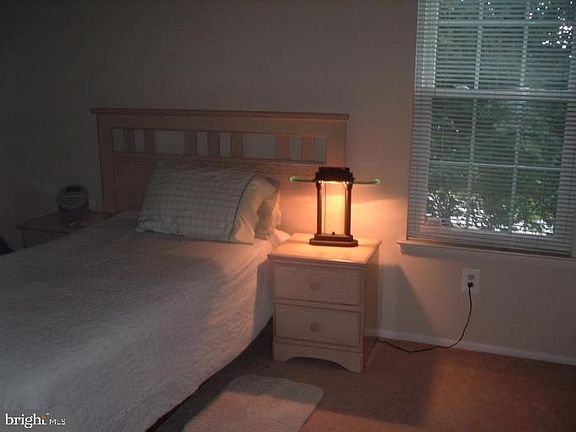 4th image of 7032 Roslyn Ave