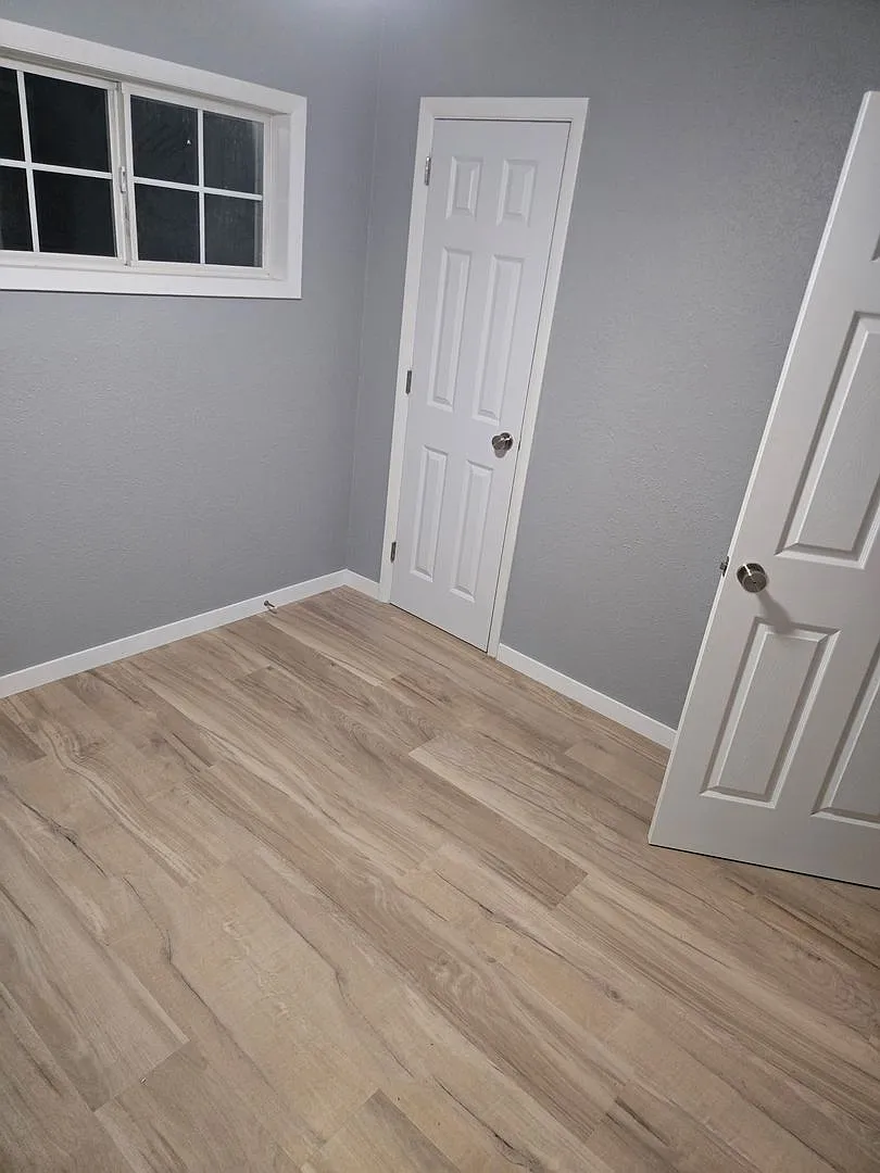 Freshly renovated, bright, and ready for you! — Photo 3