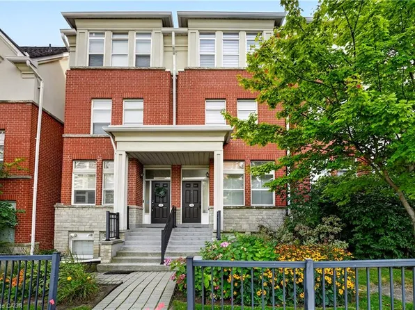 30 Michael Power Pl, Toronto, ON M9A 5G9