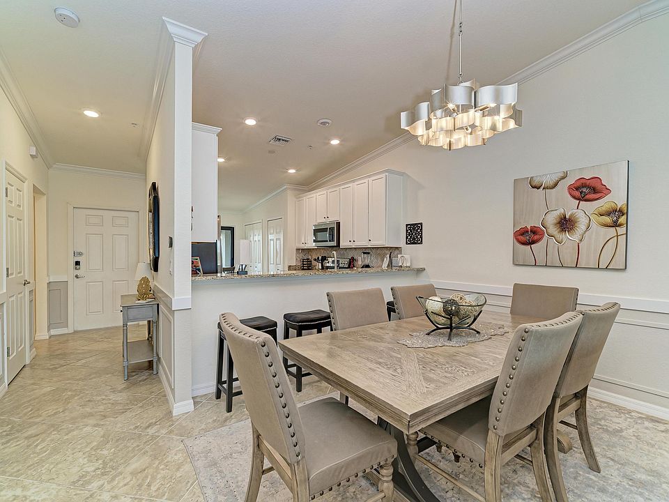 1st image of 5557 Palmer Cir #205