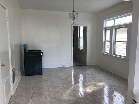 3rd image of 644-646 Capitol Ave