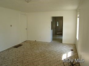 4th image of 118 Harmar St
