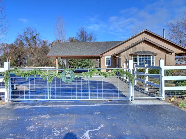 3250 Bellinger Ln, Medford, OR 97501