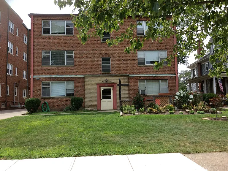 15127 Lake Ave #204 — Photo 1