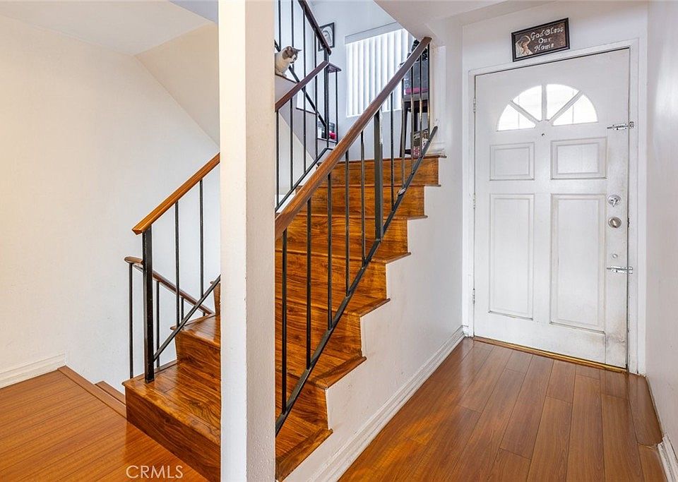 1st image of 7319 Hazeltine Ave APT 11