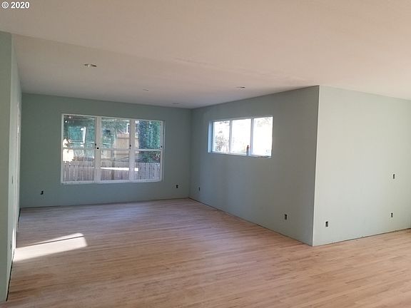 5th image of 204 NW Quail Gardens Pl