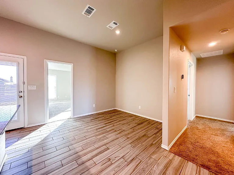 10423 Waverly Ave — Photo 9