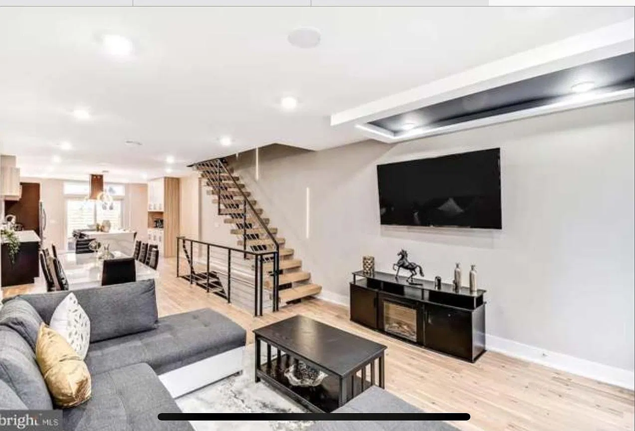 2309 Dickinson Street - 1 — Photo 3