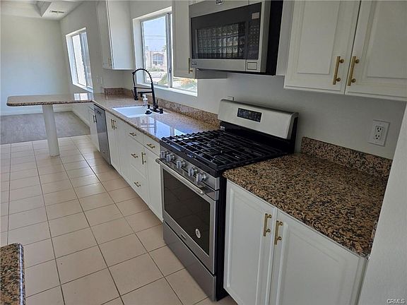 2nd image of 1414 S Saltair Ave APT 301