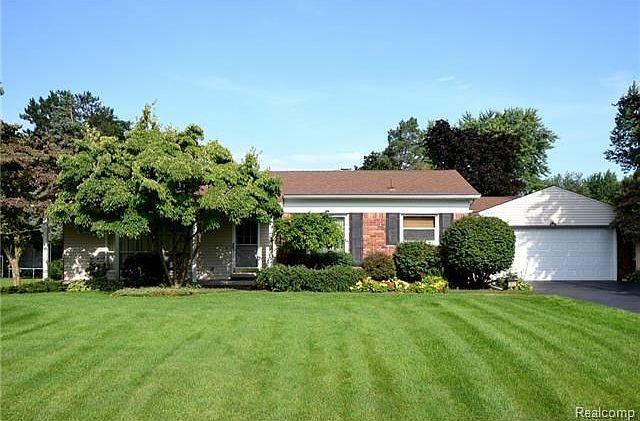 1st image of 2652 Warwick Dr
