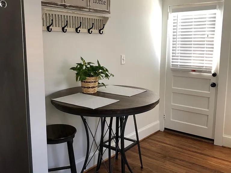 883 Highland Ave NW — Photo 10