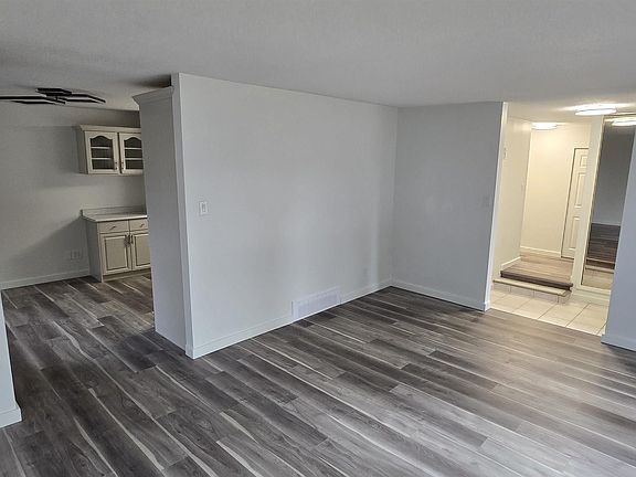 4th image of 4405 52nd St