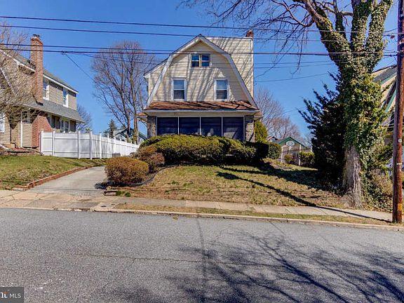 2nd image of 821 Mason Ave