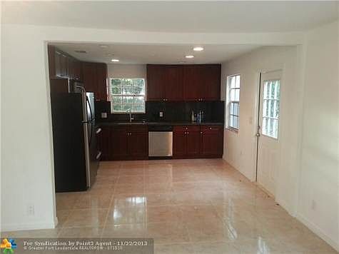 3rd image of 1357 SW 25th Ave