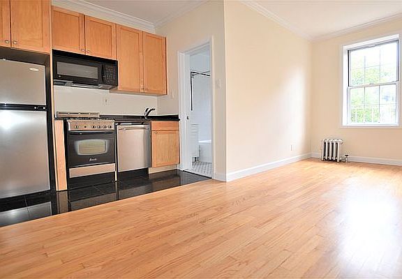 4th image of 117 W 13th St APT 63