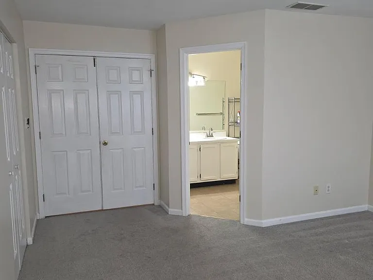 24 Woodcrest Ct — Photo 13