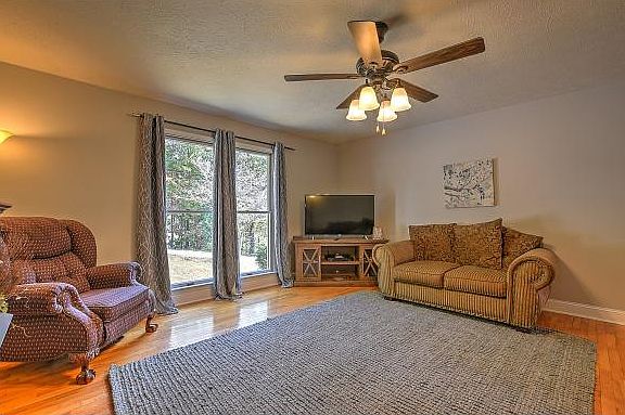 2nd image of 169 Ventor Dr