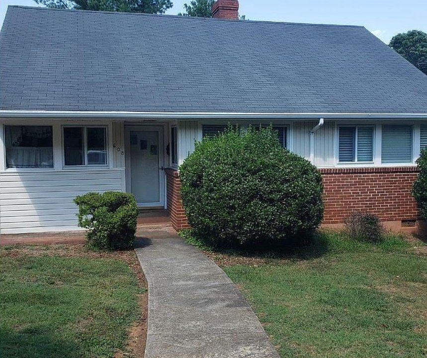 1st image of 608 Dumas St